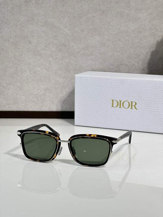 Picture of Dior Sunglasses _SKUfw77817053fw
